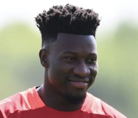 TA：曼联正在与特拉布宗体育谈奥纳纳，租借不含买断选项