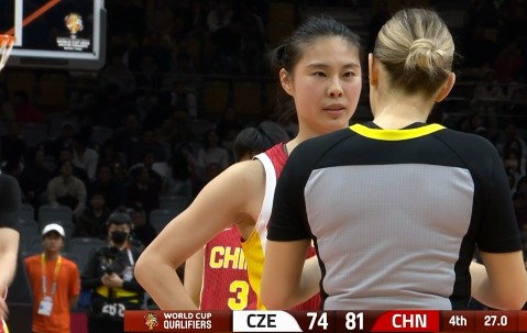 中国女篮：2大问题险输球，2球员发挥不佳，陈玉婕成奇兵
